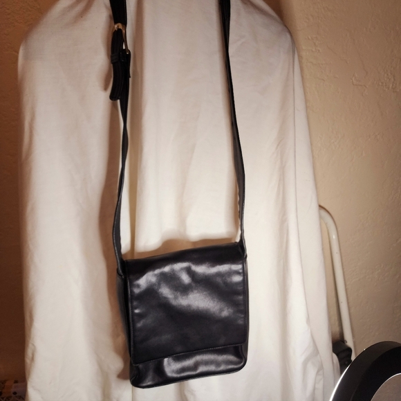 Tannery West soft leather crossbody - Picture 9 of 14
